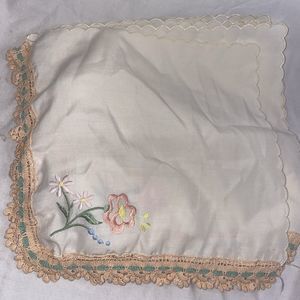 Vintage Embroidered Crochet Lace Floral Peach dinner napkins 13x13 Set6 Ruffle